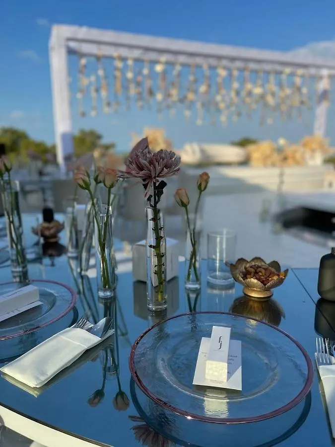 Luxury tent Pura Eco Retreat, Jubail Island Hotel Abu Dhabi United Arab Emirates